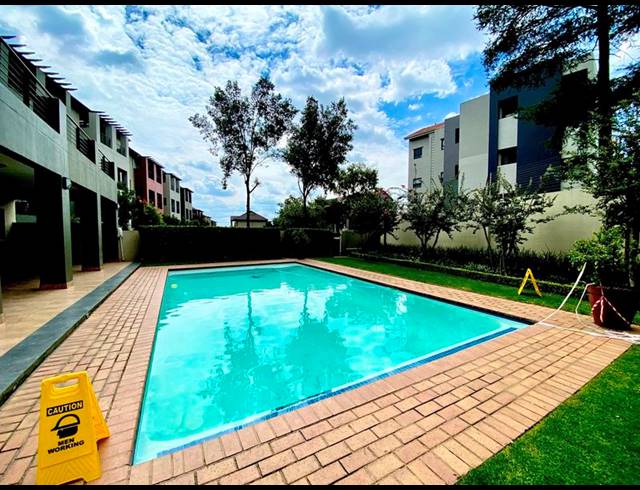 2 BEDROOM APARTMENT FOR SALE IN LONEHILL